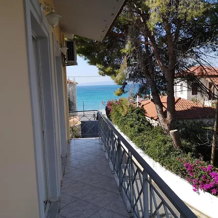 Panos & Antzy Apartments Kalamata Exterior photo
